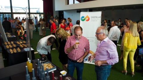 El diputado de Desarrollo Rural, Pablo Roig, en una de las catas.