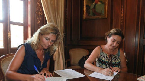 El Ayuntamiento de Castell&oacute;n y Aniukcas en el momento de la r&uacute;blica.