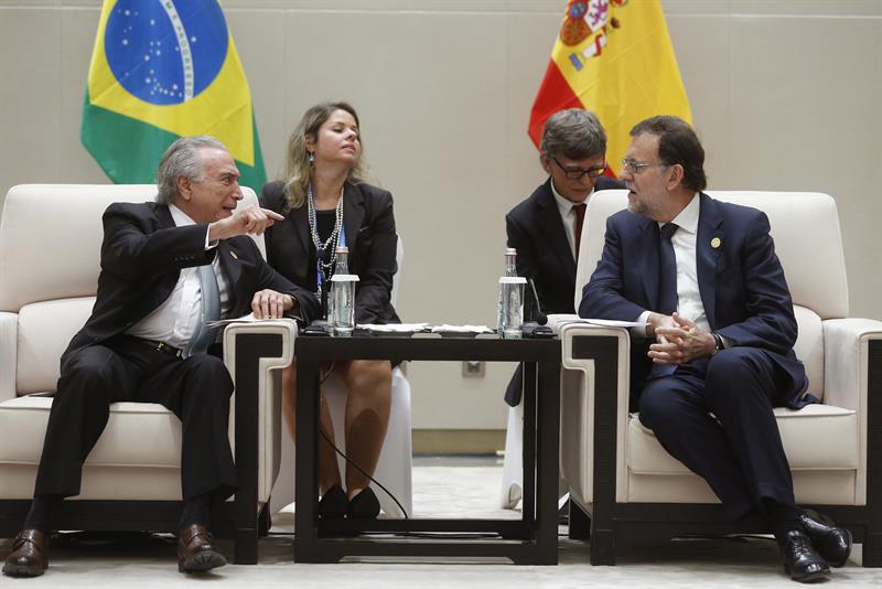 Rajoy y Temer se reúnen para analizar la situación política de sus países Rajoy y Temer se reúnen para analizar la situación política de sus países