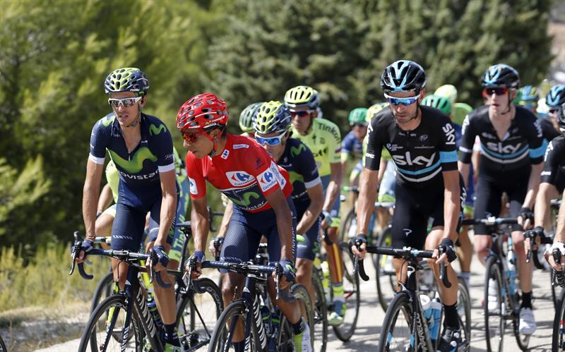 Vuelta a España: ¿Cómo se podría evitar que los ciclistas entren fuera de control? Vuelta a España: ¿Cómo se podría evitar que los ciclistas entren fuera de control?