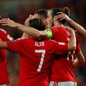 Gales festejando uno de sus cuatro goles ante Moldavia