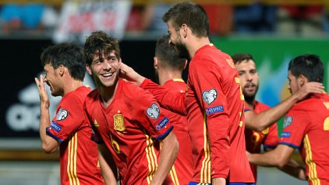 Sergi Roberto celebrando su gol con Espa&ntilde;a ante Liechtenstein.