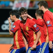 Sergi Roberto celebrando su gol con España ante Liechtenstein.