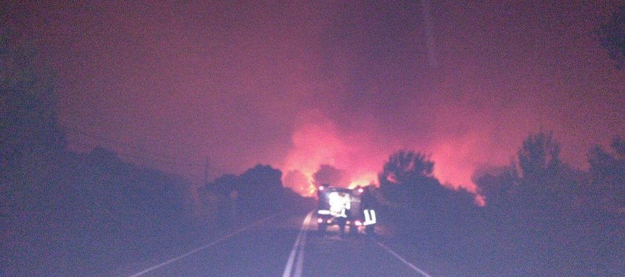 Vista del fuego desde la carretera Vista del fuego desde la carretera