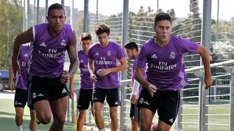 Danilo y varios jugadores canteranos, entrenan en Valdebebas. Danilo y varios jugadores canteranos, entrenan en Valdebebas.