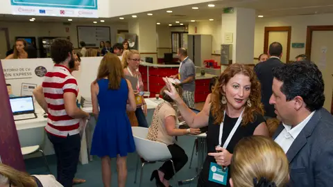 WORK FORUM El presidente de la Diputación, Javier Moliner, y la presidenta de la Cámara de Comercio de Castellón supervisaron los talleres del Work Forum.