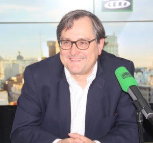 Paco Marhuenda en los estudios de Onda Cero Paco Marhuenda en los estudios de Onda Cero