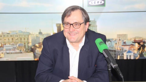 Paco Marhuenda en los estudios de Onda Cero