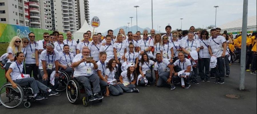 Deportistas paralímpicos en el izado de bandera de los Juegos Paralímpicos de Río 2016 Deportistas paralímpicos en el izado de bandera de los Juegos Paralímpicos de Río 2016
