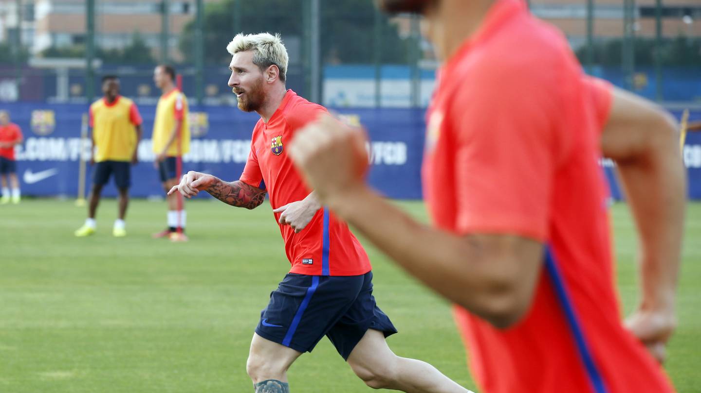 Messi hace la primera parte del entrenamiento con el grupo y después realiza trabajo específico Messi hace la primera parte del entrenamiento con el grupo y después realiza trabajo específico