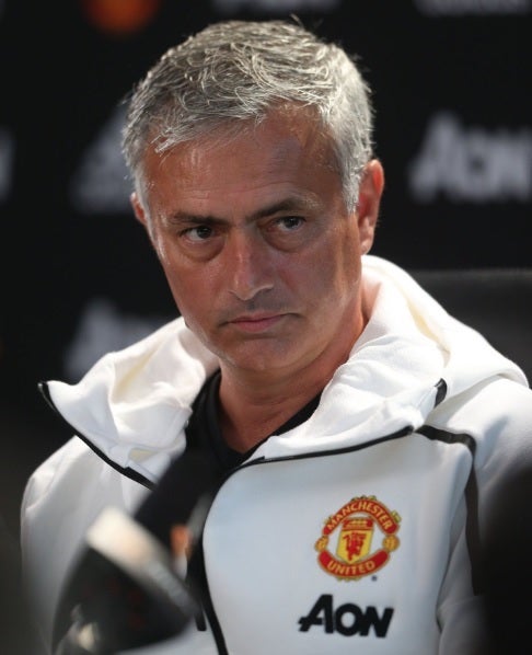 Mourinho: "La baja de Agüero abre muchas opciones al City y será más difícil ganarles" Mourinho: "La baja de Agüero abre muchas opciones al City y será más difícil ganarles"