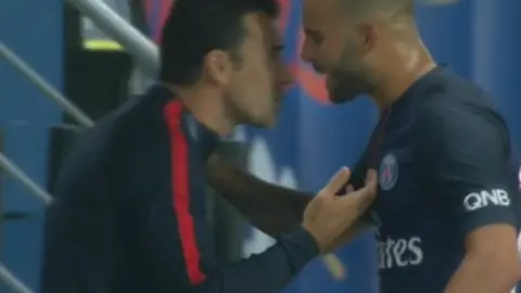 Jesé, enfadado tras ser sustituido Jesé, enfadado tras ser sustituido