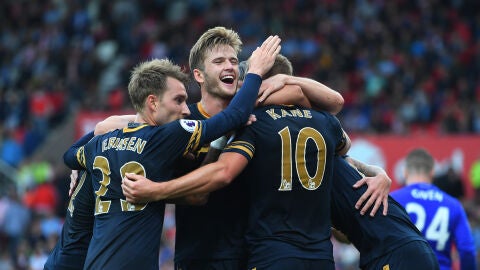 El Tottenham de Pochettino contin&uacute;a en la lucha por la Premier