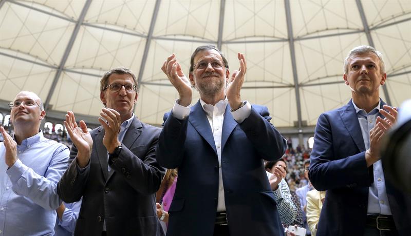 Rajoy: "En España y en Galicia sobran frivolidad, radicalismo y extremismo" Rajoy: "En España y en Galicia sobran frivolidad, radicalismo y extremismo"