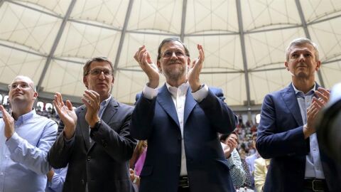 Mariano Rajoy junto a Alberto N&uacute;&ntilde;ez Feij&oacute;o en Galicia