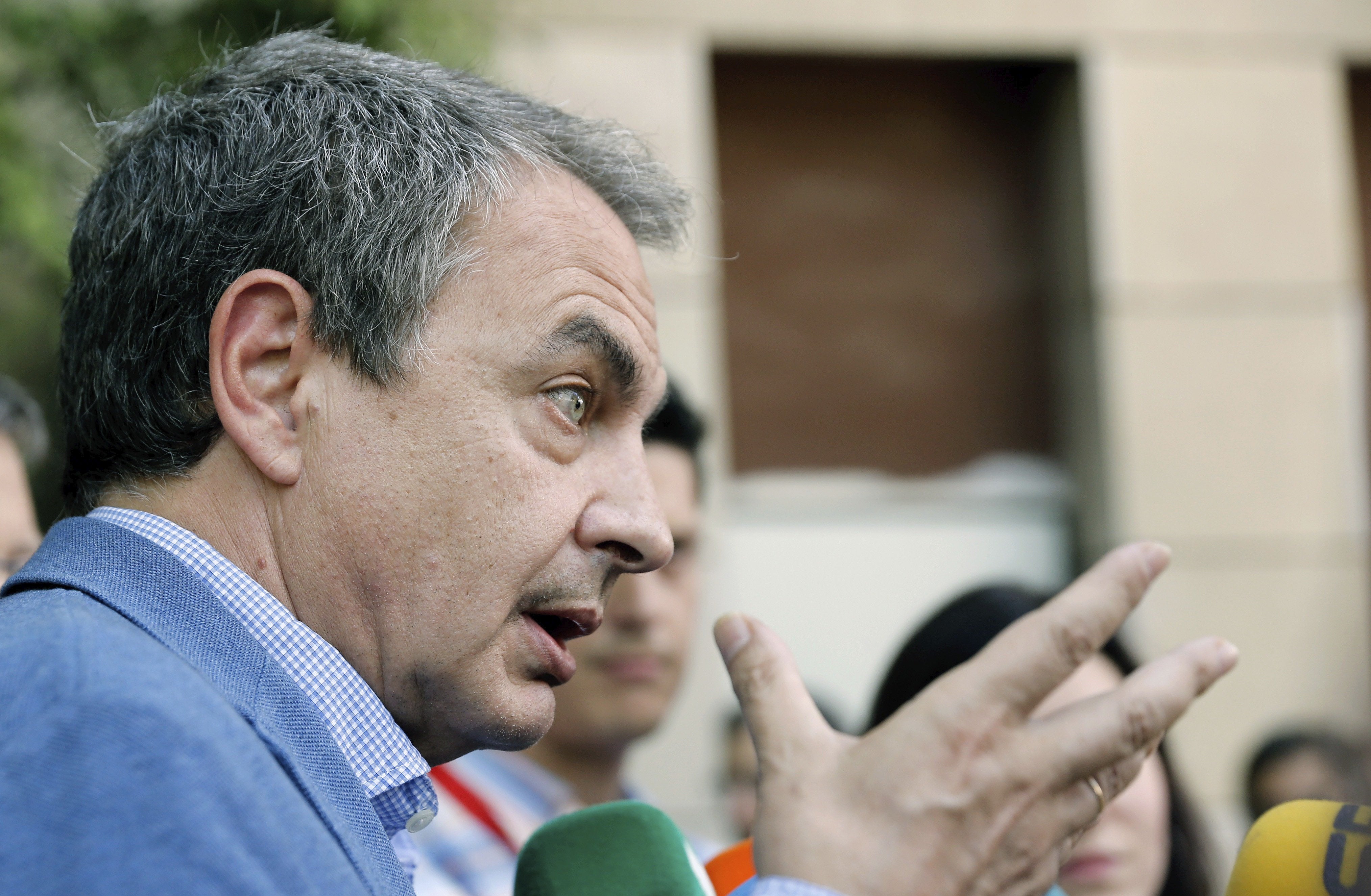 Zapatero expresa su "gran confianza" en Javier Fernández pero no se pronuncia sobre lo que debe hacer Sánchez Zapatero expresa su "gran confianza" en Javier Fernández pero no se pronuncia sobre lo que debe hacer Sánchez