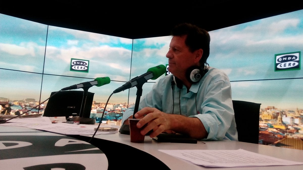 Alfonso Rojo: "Para mi lo más importante es lo que pasa en el PSOE, lo de la moción no tiene importancia" Alfonso Rojo: "Para mi lo más importante es lo que pasa en el PSOE, lo de la moción no tiene importancia"