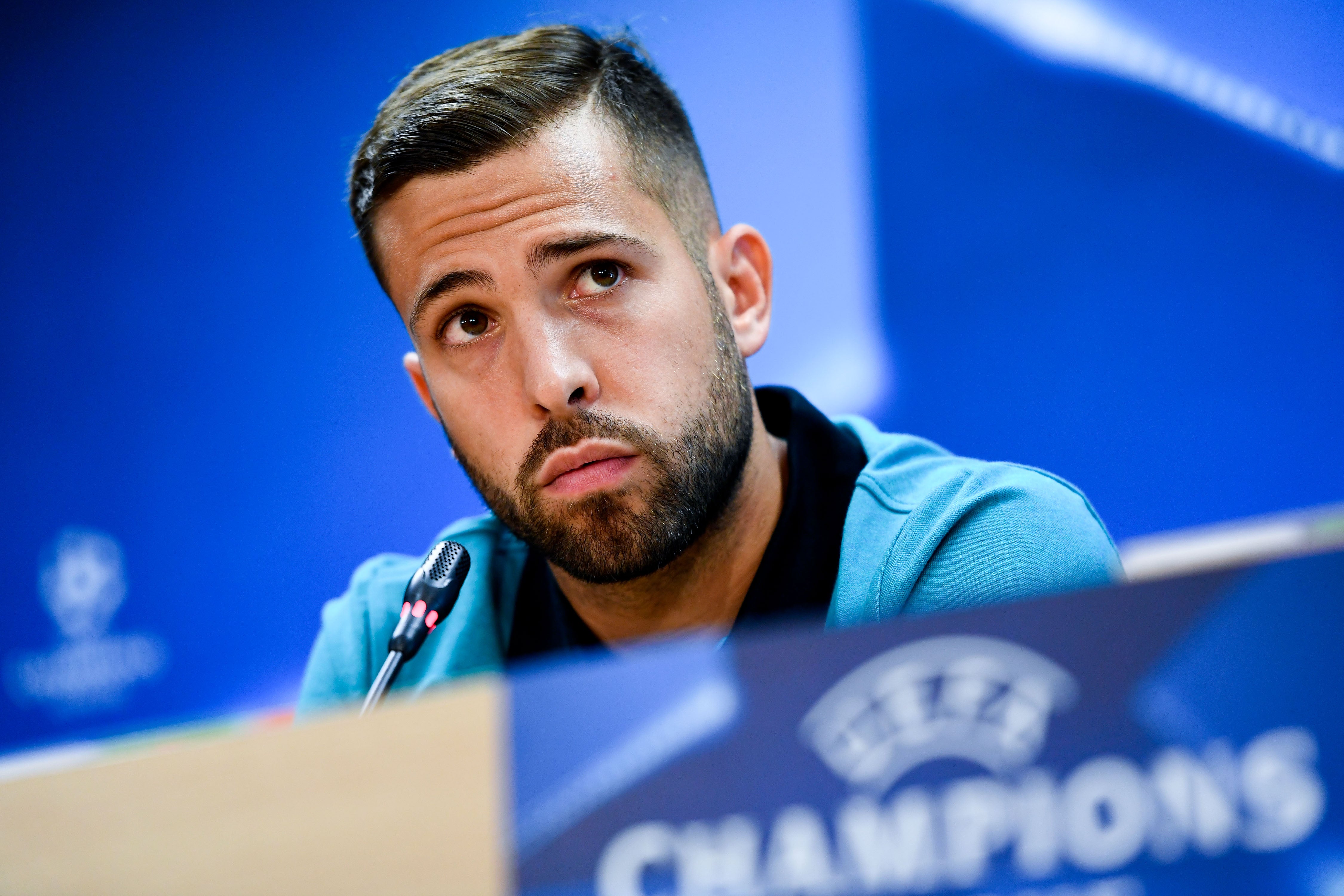 Jordi Alba: "Es una gozada jugar al lado de Messi, de Neymar y de Iniesta" Jordi Alba: "Es una gozada jugar al lado de Messi, de Neymar y de Iniesta"