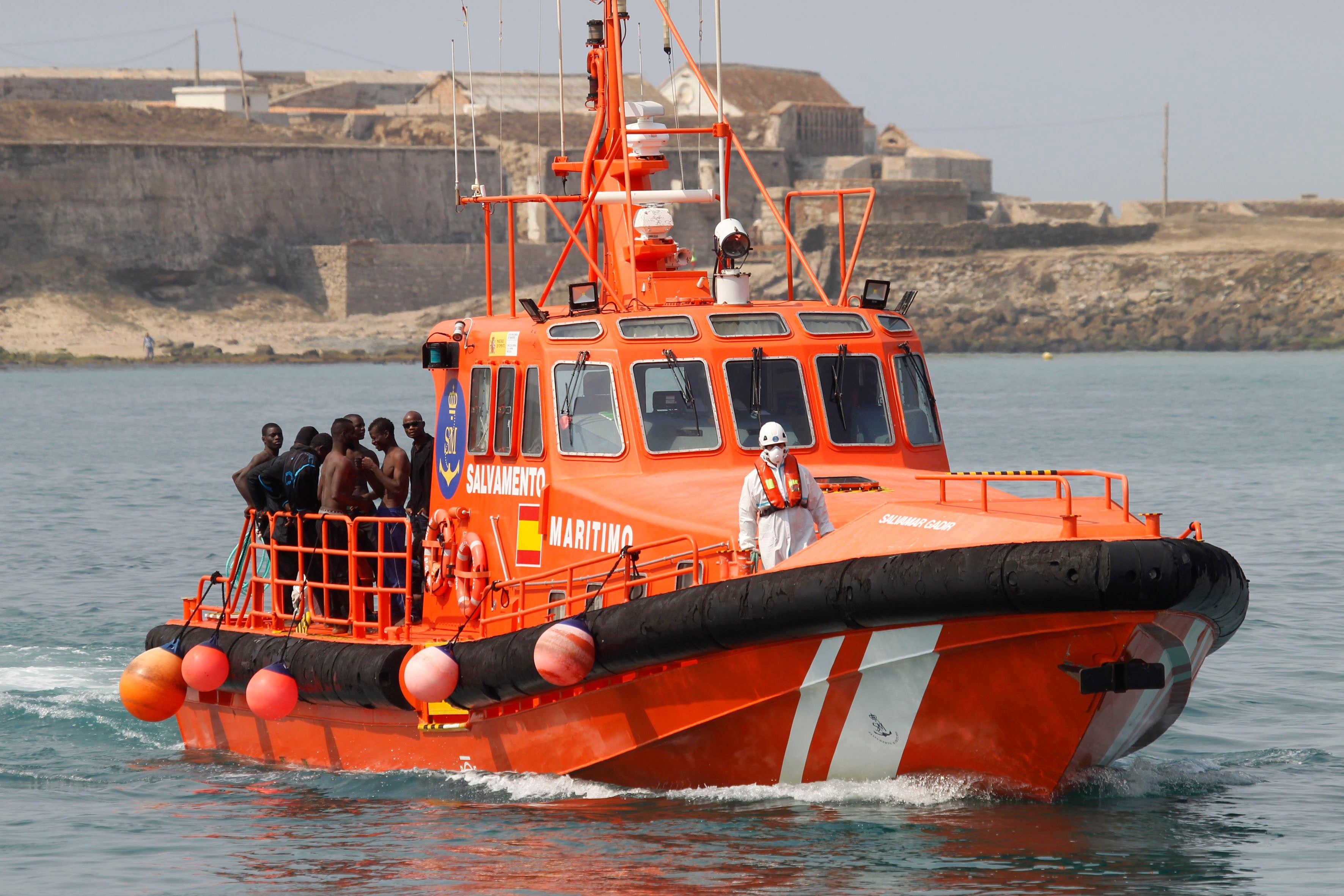 Salvamento Marítimo rescata a 414 personas en sur de península Salvamento Marítimo rescata a 414 personas en sur de península