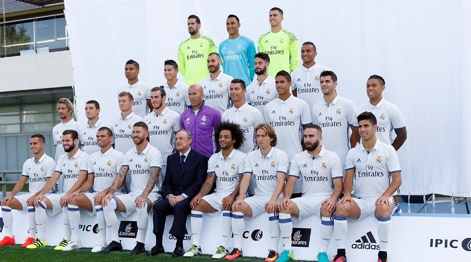 El Real Madrid se hace la foto de familia con la Copa y Supercopa de Europa El Real Madrid se hace la foto de familia con la Copa y Supercopa de Europa