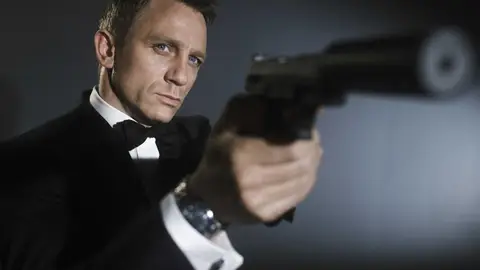 Daniel Craig como James Bond Daniel Craig como James Bond