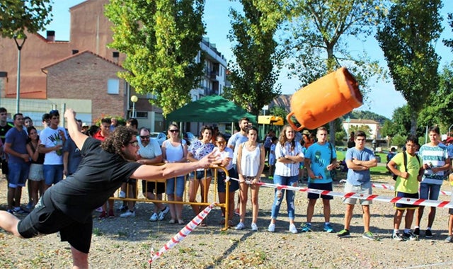 Así son las olimpiadas riojanas que tienen especialidades como el lanzamiento de bombonas de butano Así son las olimpiadas riojanas que tienen especialidades como el lanzamiento de bombonas de butano