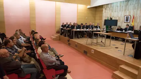 El banquillo de los acusados por el caso de la Alhambra El banquillo de los acusados por el caso de la Alhambra