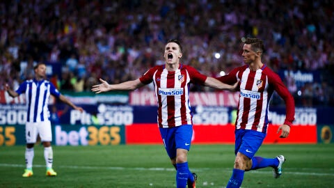 Torres junto a Gameiro en el 1-0 del Atl&eacute;tico ante el Alav&eacute;s.