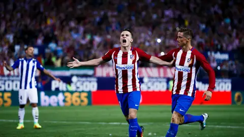 Torres junto a Gameiro en el 1-0 del Atlético ante el Alavés. Torres junto a Gameiro en el 1-0 del Atlético ante el Alavés.