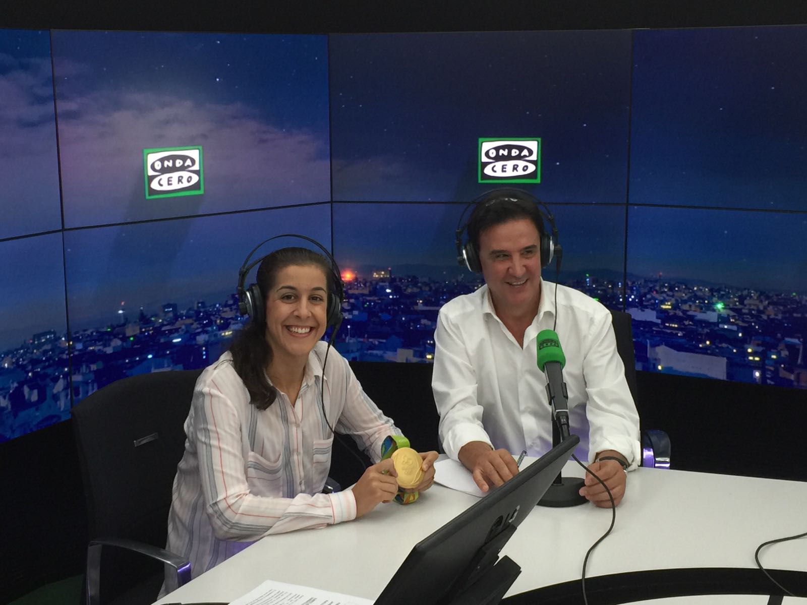 Carolina Marín: "Nadie sabe todo el trabajo que hay detrás de esta medalla de oro" Carolina Marín: "Nadie sabe todo el trabajo que hay detrás de esta medalla de oro"