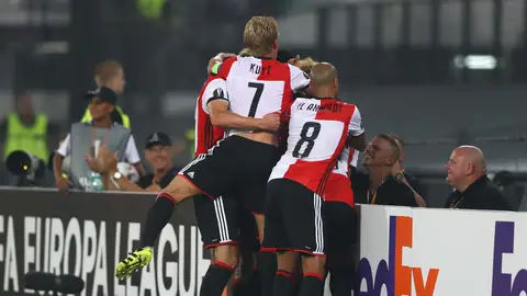 Los jugadores del Feyenoord celebrando el gol Los jugadores del Feyenoord celebrando el gol