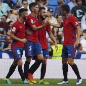 Osasuna celebra un gol en el Santiago Bernabéu