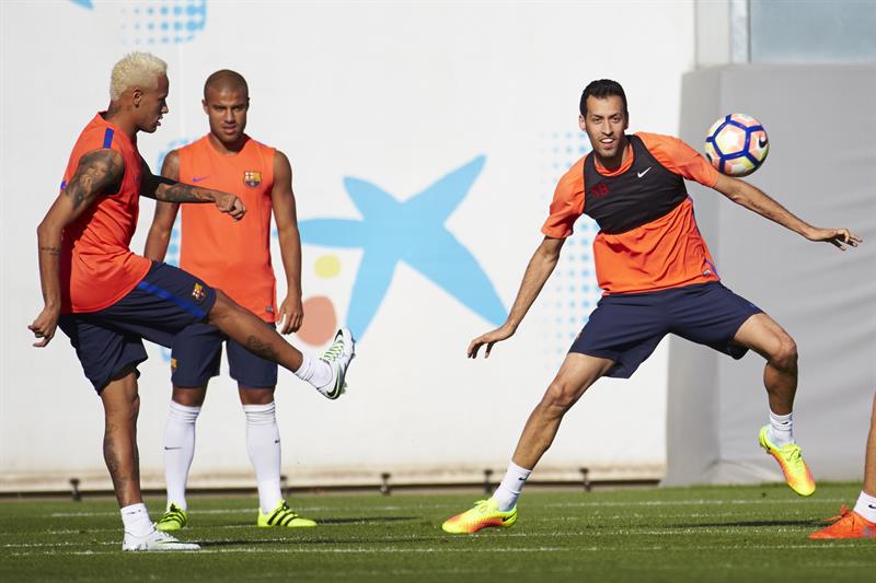 Busquets se queda fuera de la lista para el encuentro en Butarque Busquets se queda fuera de la lista para el encuentro en Butarque