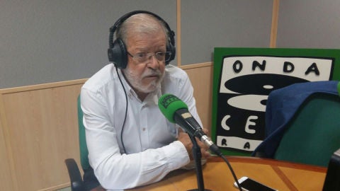 Juan Carlos Rodr&iacute;guez Ibarra durante una entrevista en Onda Cero