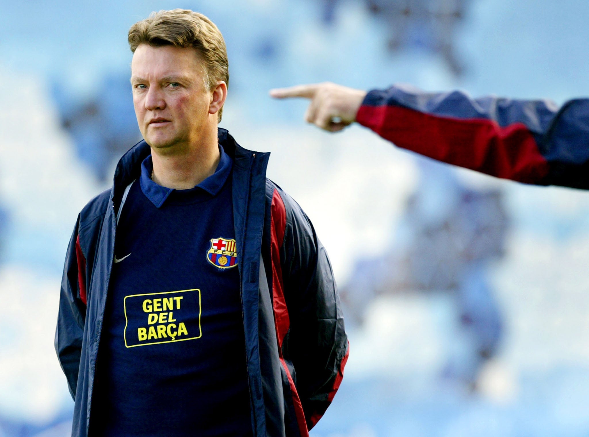 Christanval: "Van Gaal lloró como un bebé cuando le despidieron del Barcelona" Christanval: "Van Gaal lloró como un bebé cuando le despidieron del Barcelona"
