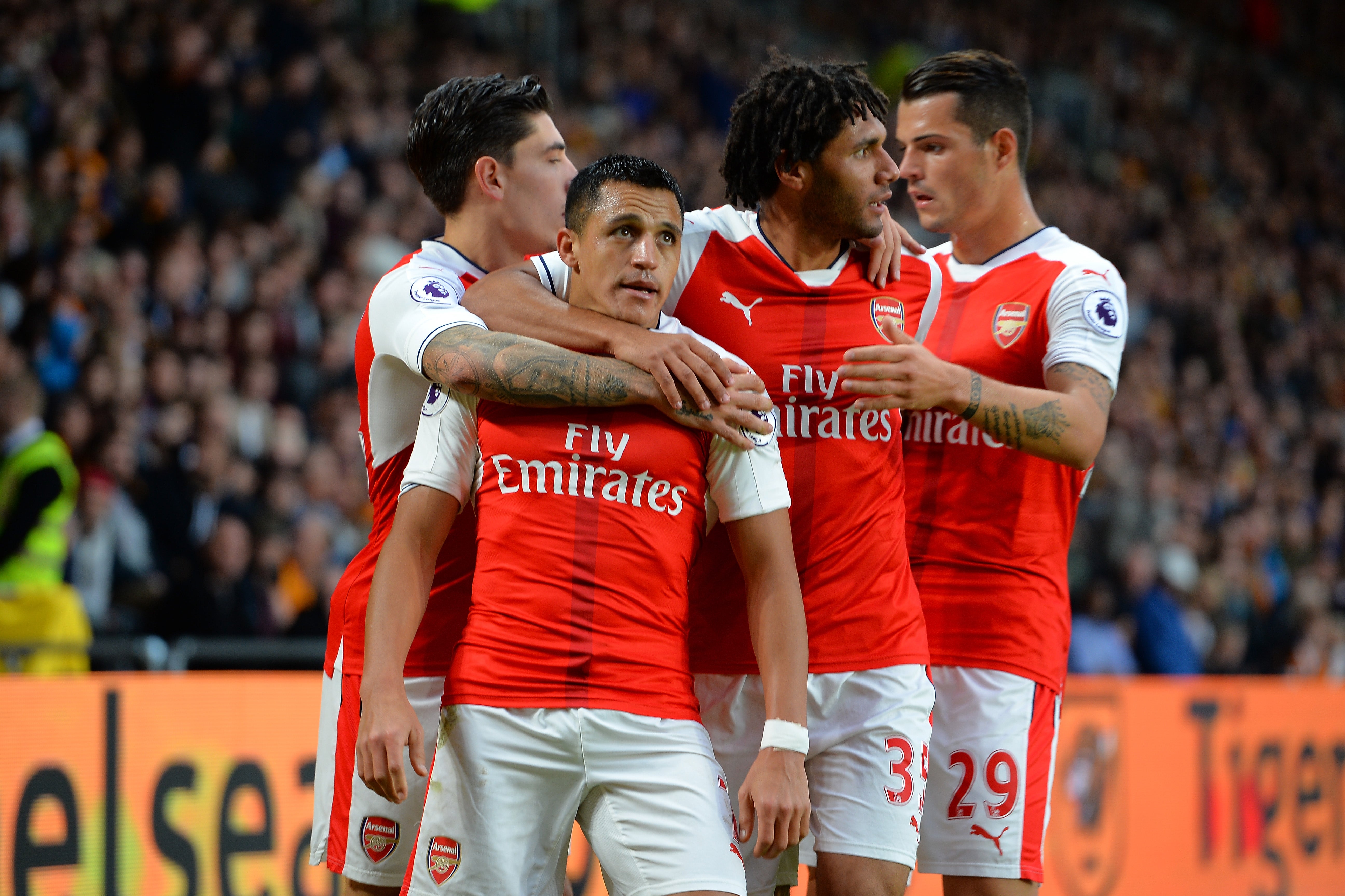Alexis Sánchez lidera la goleada a domicilio del Arsenal ante el Hull City Alexis Sánchez lidera la goleada a domicilio del Arsenal ante el Hull City