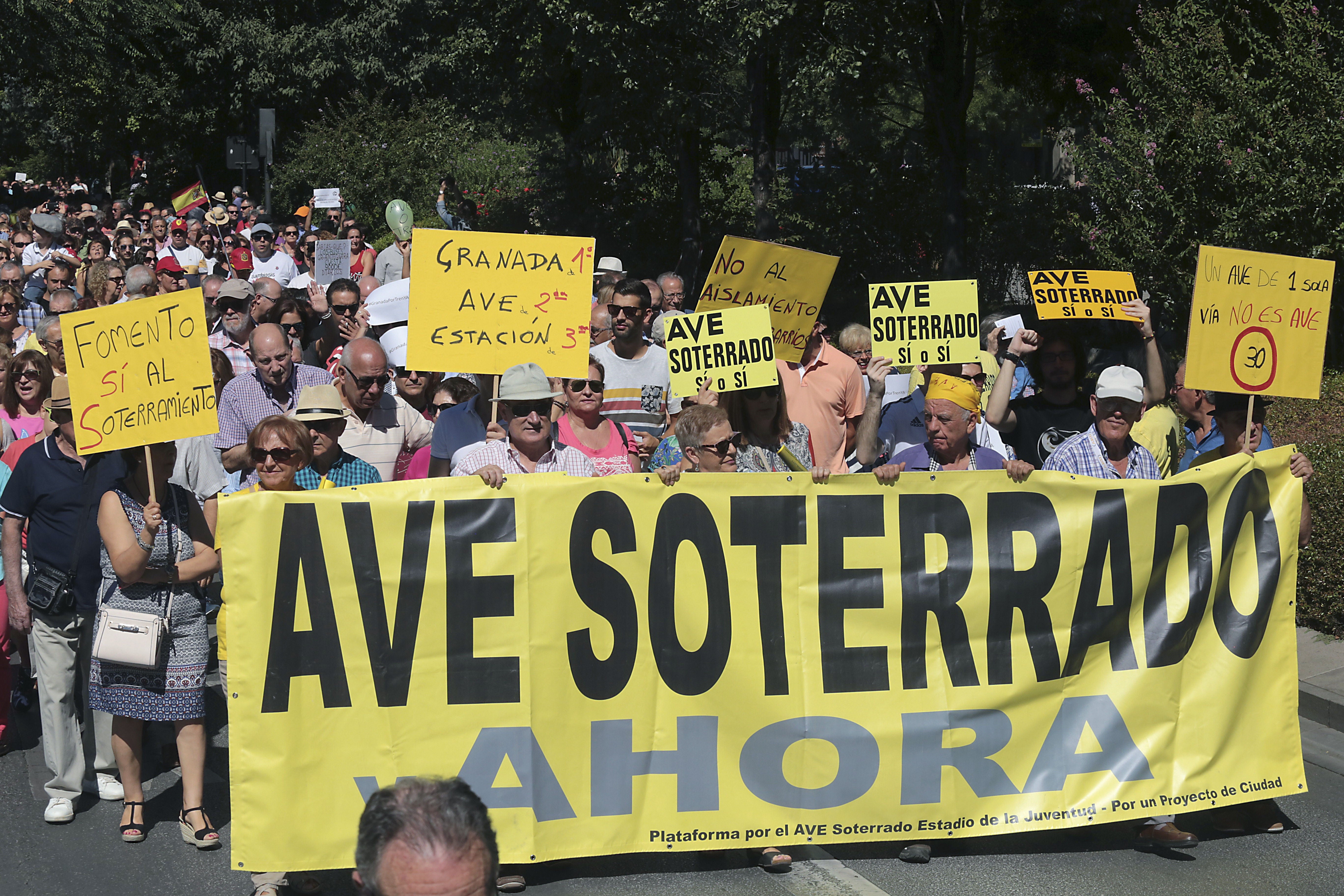 "Pedimos a las administraciones que convoquen al nuevo ministro de Fomento" "Pedimos a las administraciones que convoquen al nuevo ministro de Fomento"
