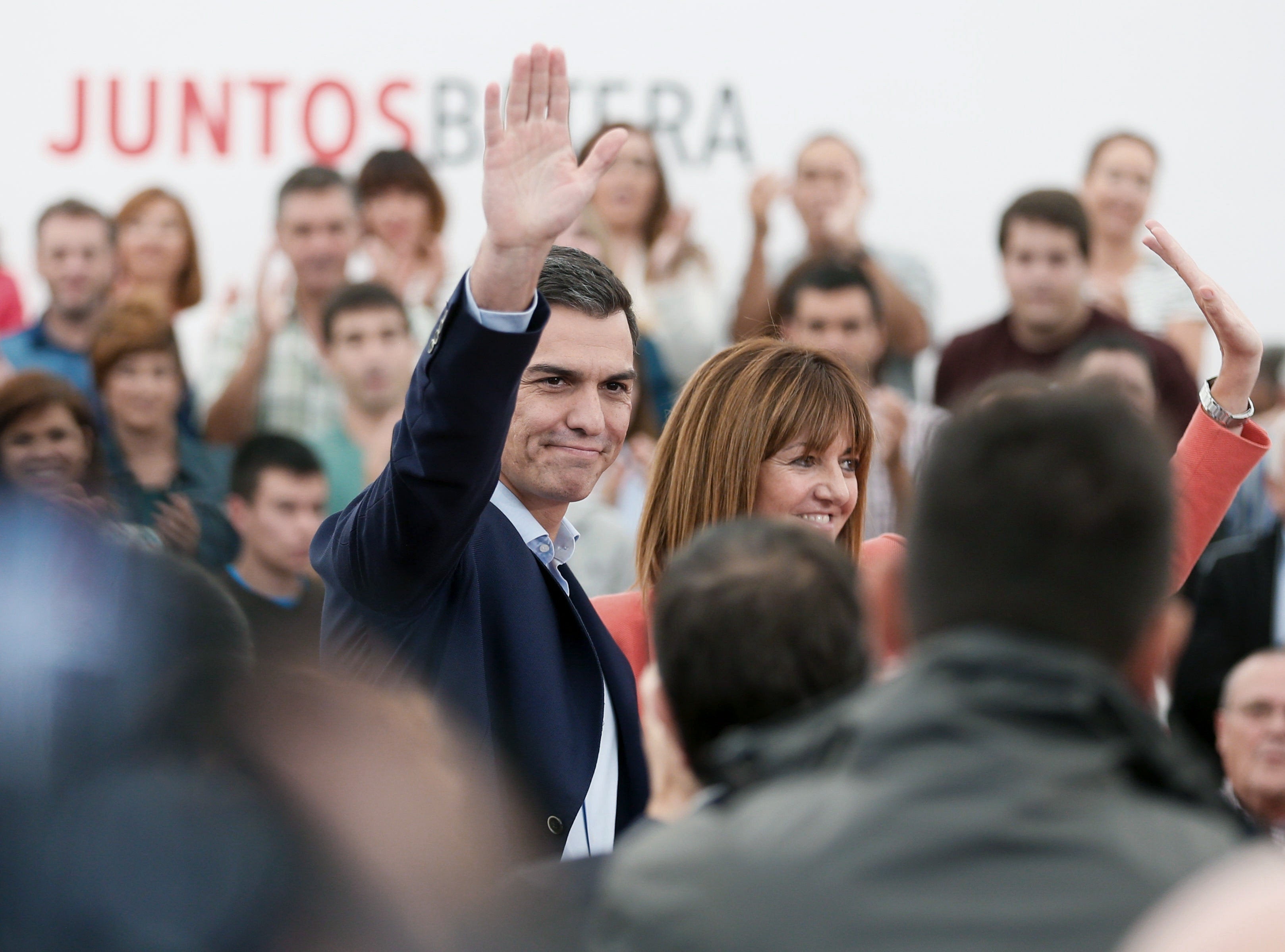 Tertulia: ¿Entrará el PSOE en los gobiernos vascos y gallegos? Tertulia: ¿Entrará el PSOE en los gobiernos vascos y gallegos?