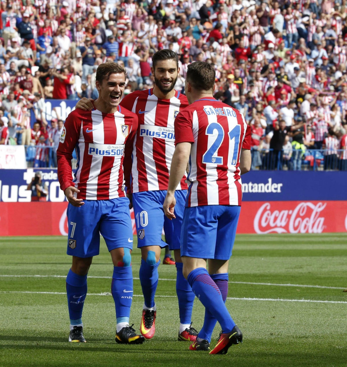 Gameiro: "Me gustaría que Griezmann me diese más pases de gol" Gameiro: "Me gustaría que Griezmann me diese más pases de gol"
