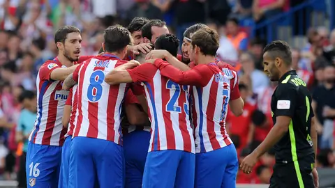 Los jugadores del Atlético celebran un gol ante el Sporting Los jugadores del Atlético celebran un gol ante el Sporting