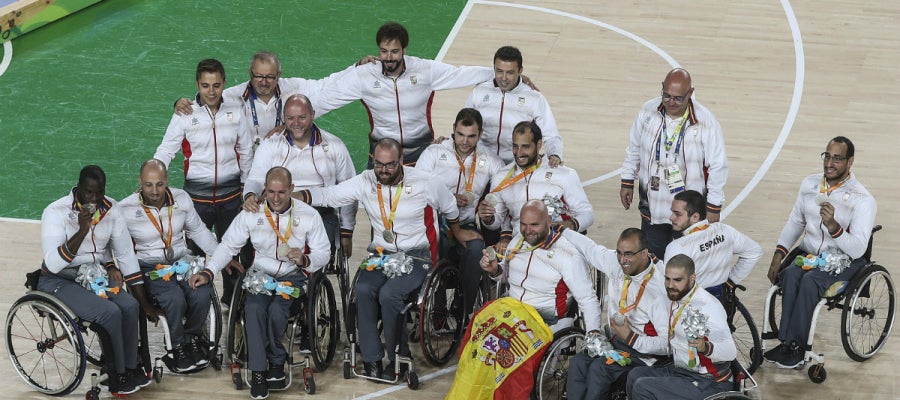 La selección española luce la plata en baloncesto La selección española luce la plata en baloncesto