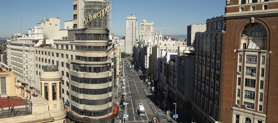 La calle Gran Vía de Madrid La calle Gran Vía de Madrid