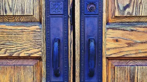 Puertas de una casa Puertas de una casa