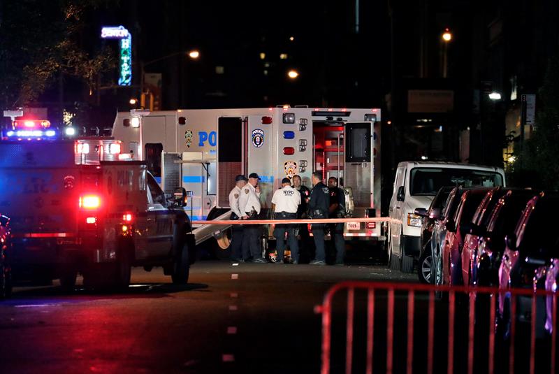 El FBI desmiente la detención de cinco personas en relación a la explosión de una bomba en Manhattan El FBI desmiente la detención de cinco personas en relación a la explosión de una bomba en Manhattan