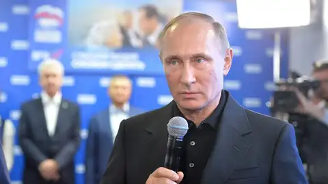 Vladimir Putin tras las elecciones parlamentarias Vladimir Putin tras las elecciones parlamentarias