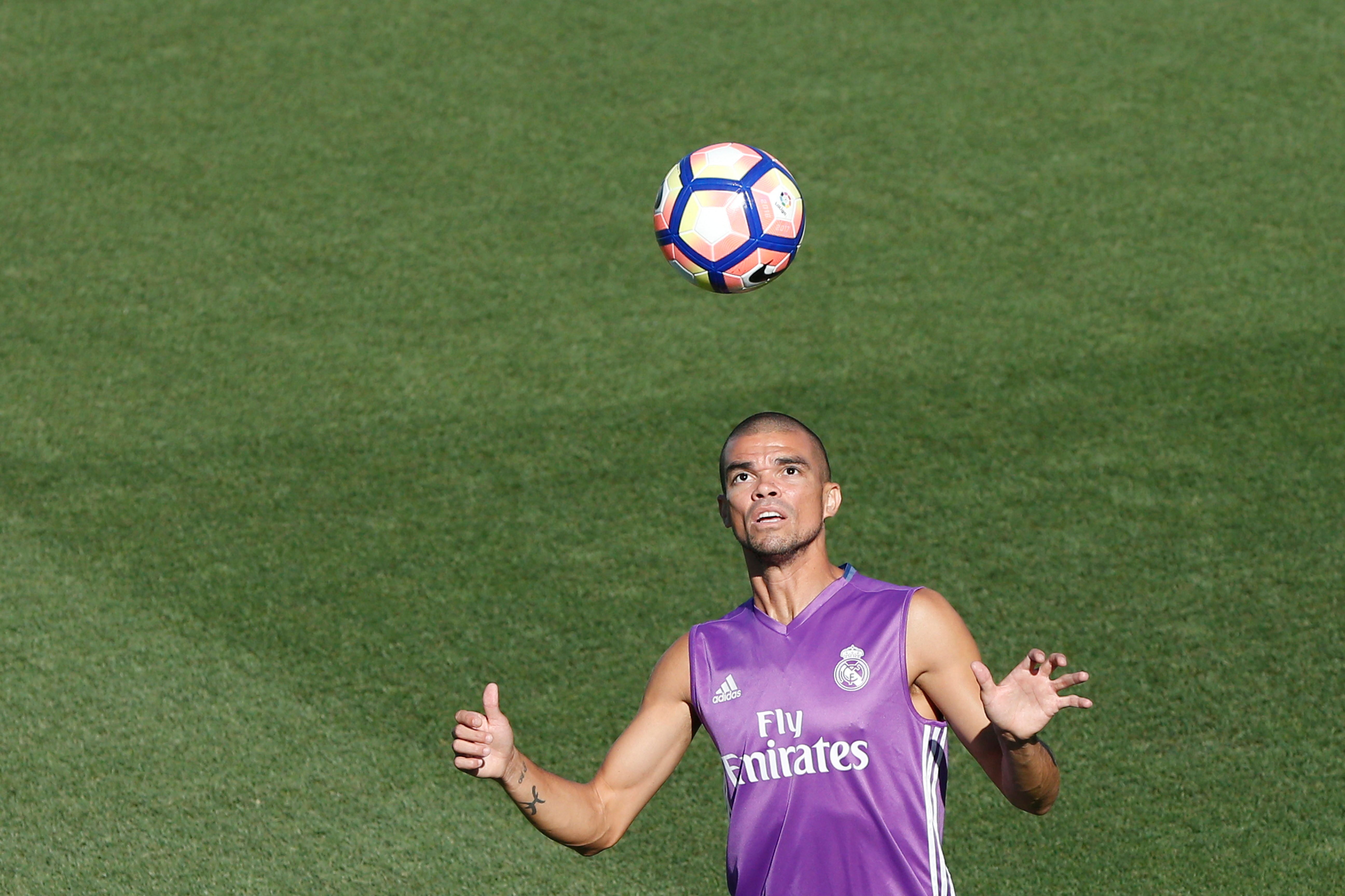 Pepe se entrena al mismo ritmo que sus compañeros y apunta al Borussia Dortmund Pepe se entrena al mismo ritmo que sus compañeros y apunta al Borussia Dortmund
