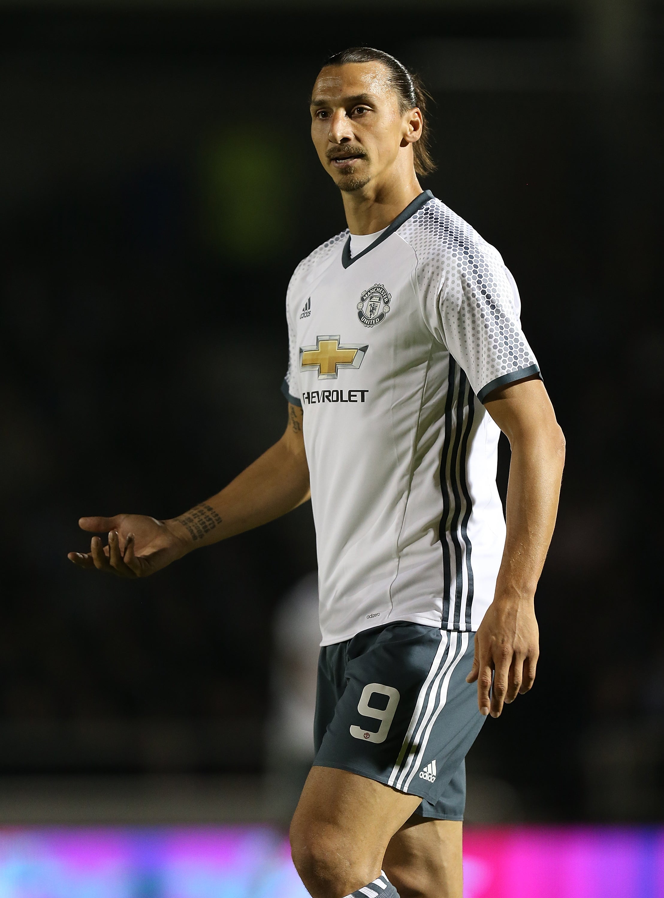 Comparan al jugador del United con un robot: "Zlatan Ibrahimovic habla como Terminator" Comparan al jugador del United con un robot: "Zlatan Ibrahimovic habla como Terminator"