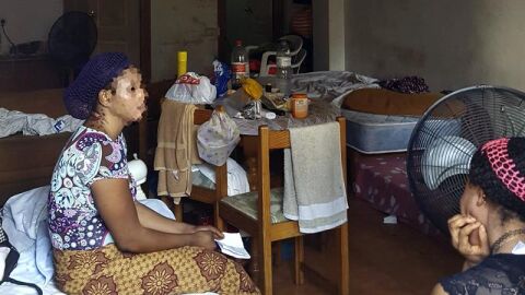 Dos de las 21 mujeres nigerianas que han sido liberadas despu&eacute;s de que una banda las obligara a prostituirse en Ibiza