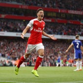 Özil celebra su gol contra el Chelsea