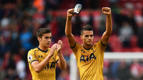 Los jugadores del Tottenham celebran su victoria contra el 'Boro'